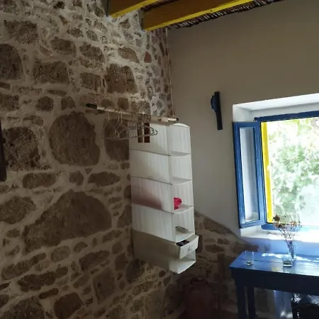 Apartment Artist - Triantafyllou Birth House