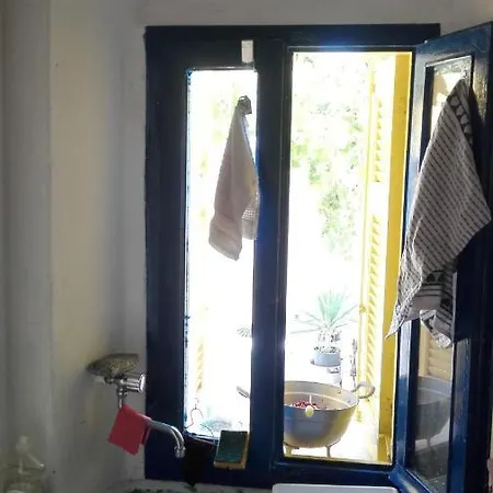 Apartment Artist - Triantafyllou Birth House *