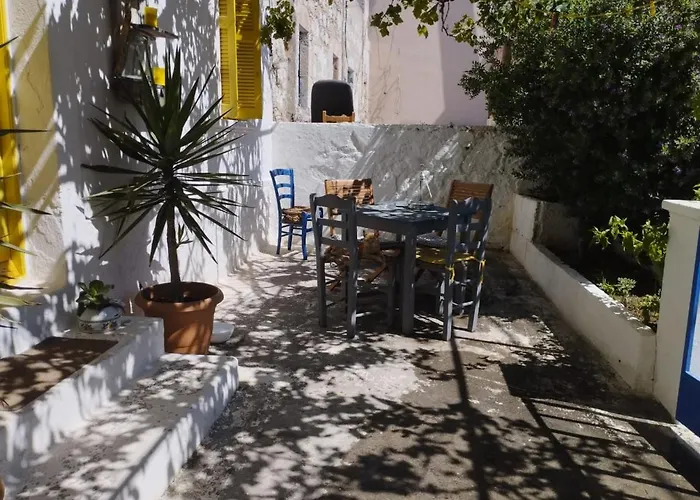 Daire Artist - Triantafyllou Birth House